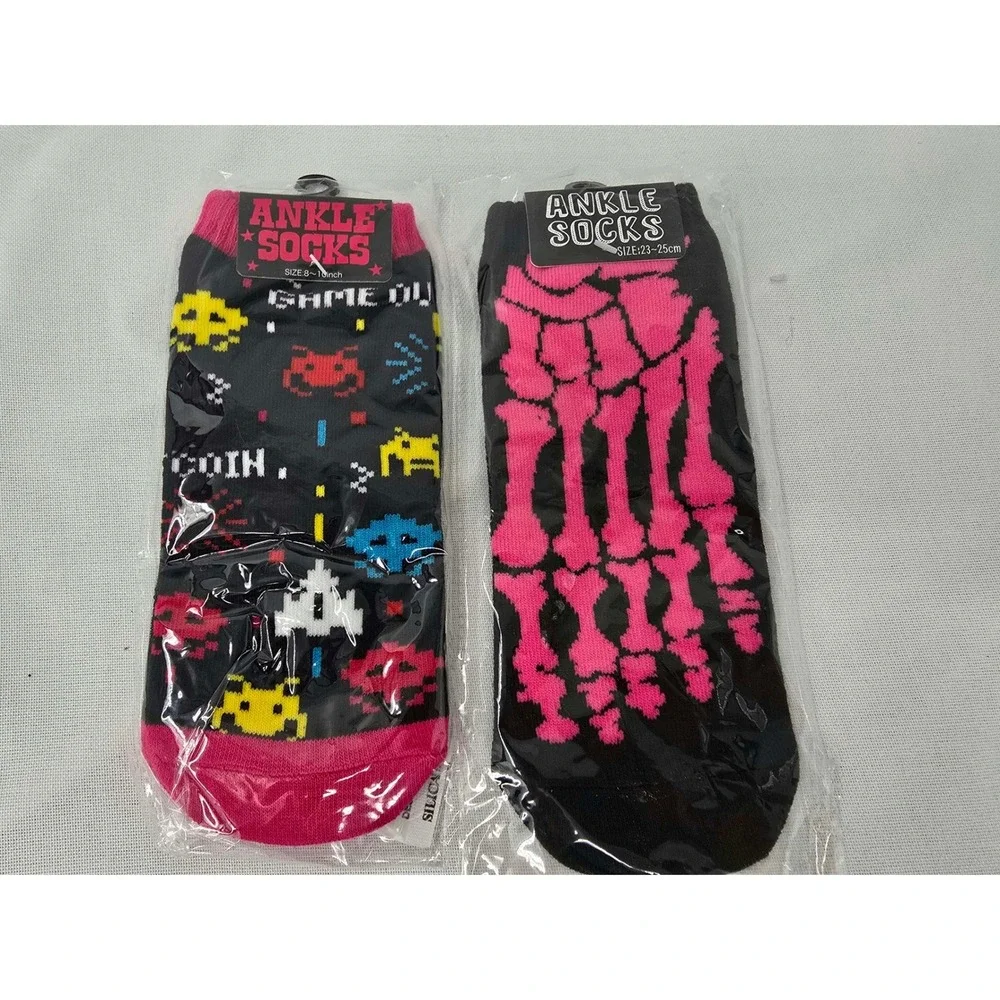 2 Pack Ankle Socks Black Pink Retro Space Invader Game Over Skeleton Bone Print